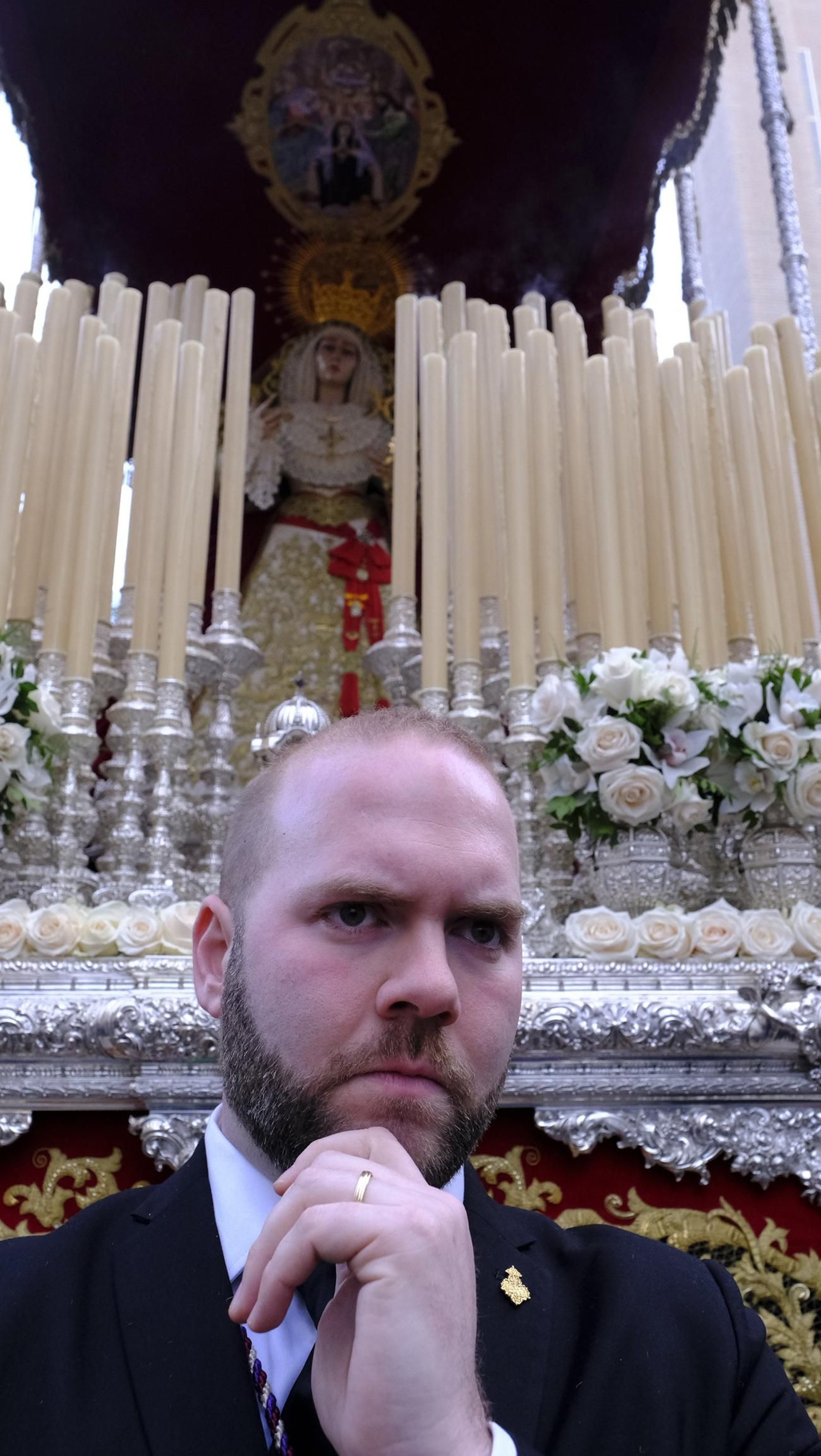 Pasión vuelve a su Iglesia de Santa Teresa azotada por la lluvia