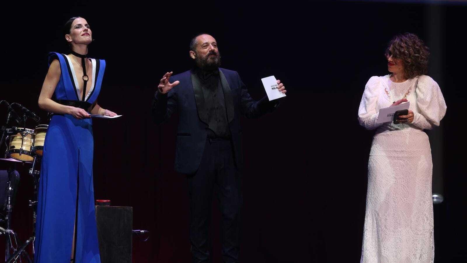 Noemí Ruiz, Pepón Nieto y Celia Bermejo, los presentadores de la gala.