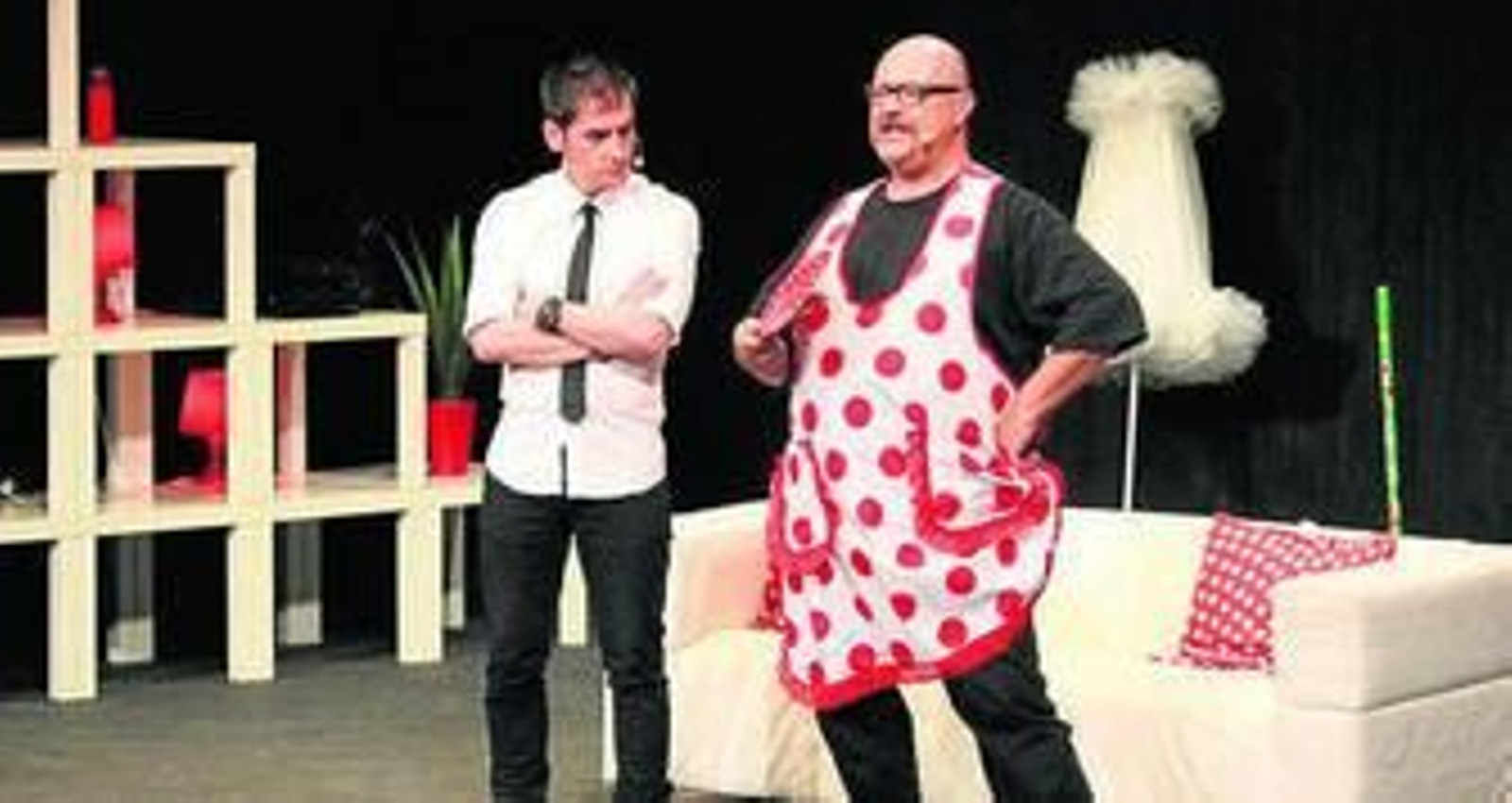 'Dos hombres solos', en la Momart Theatre