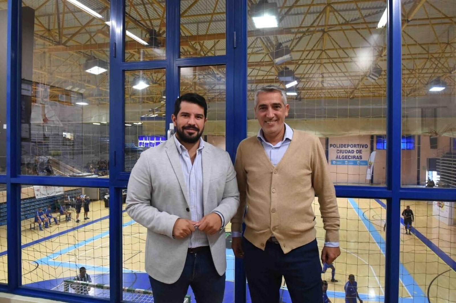 Jorge Juliá y Ramont Robert, en el pabellón Juan Carlos Mateo