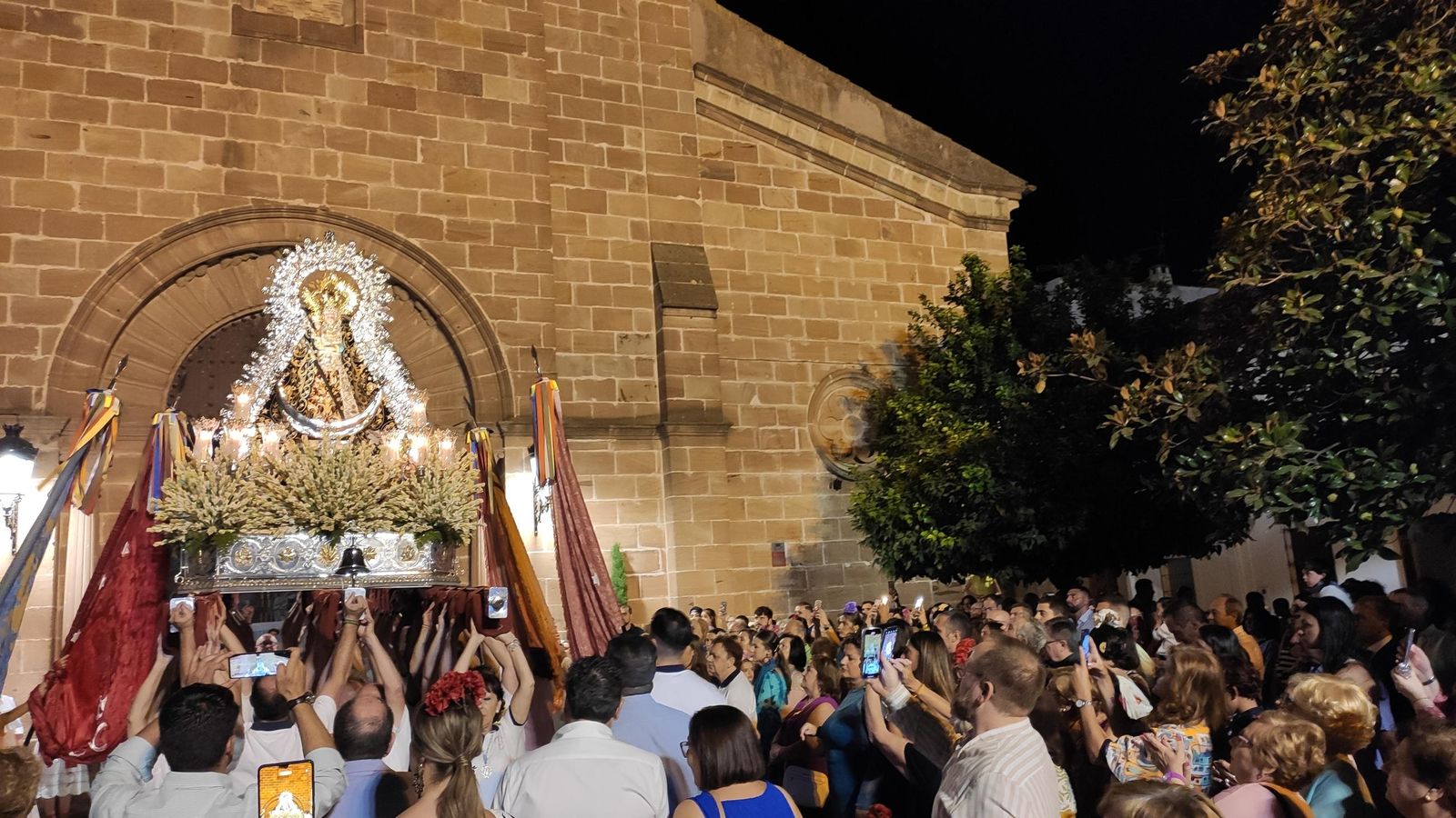 La procesión de la Virgen de la Estrella en Villa del Río, en imágenes