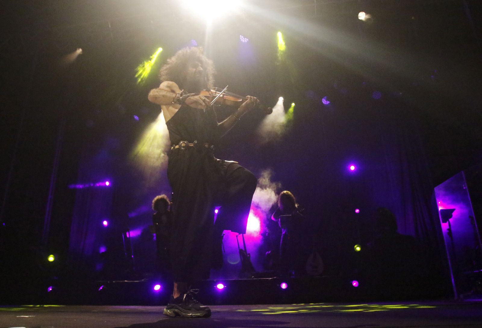 El concierto de Ara Malikian en el Teatro de la Axerquía de Córdoba, en imágenes