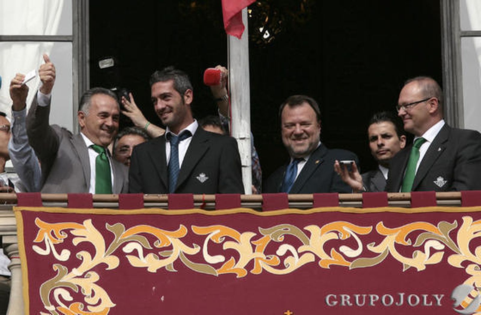 El Betis continúa la fiesta