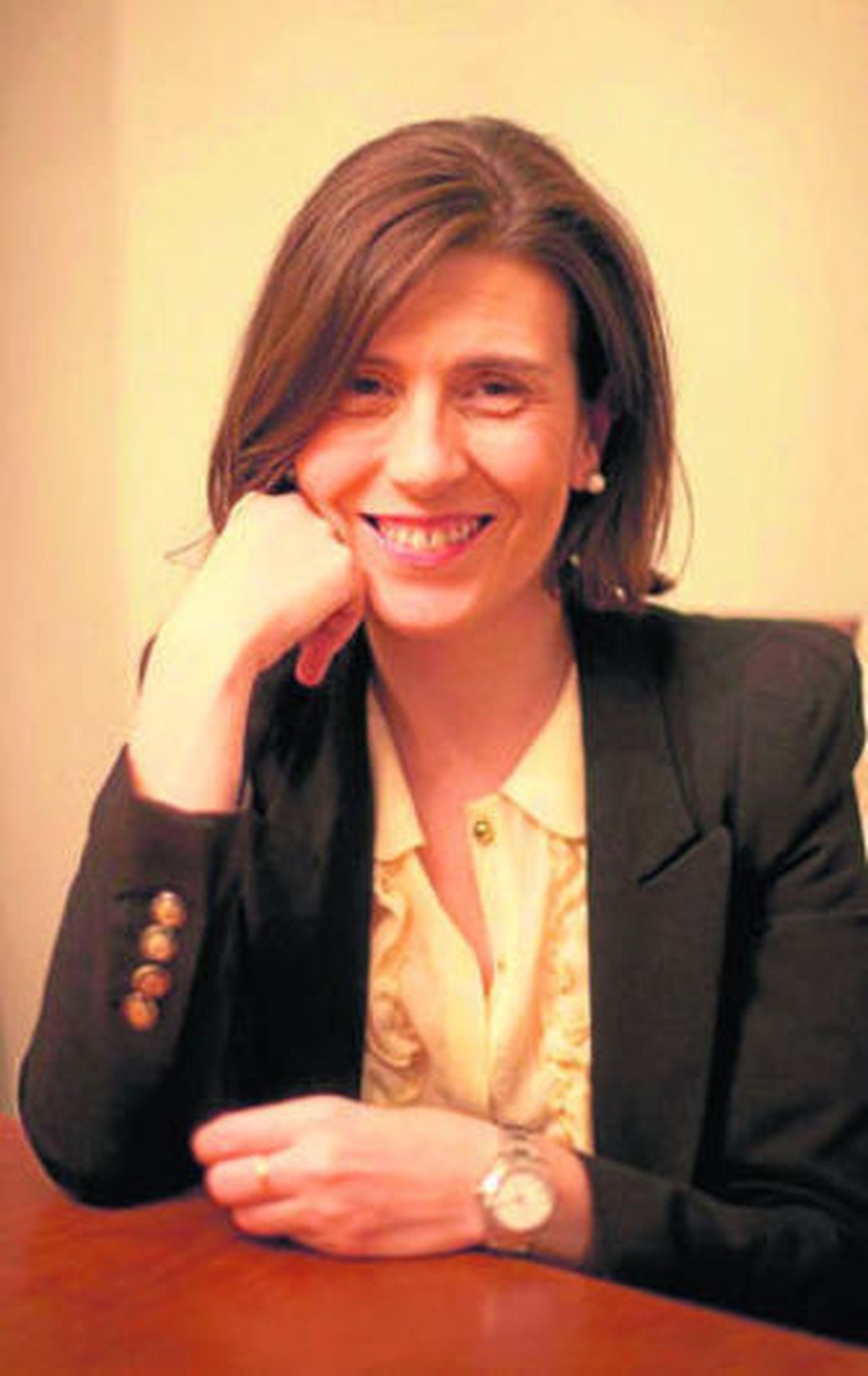 La autora  Esther Escapa Castro (1972) es ingeniero de caminos y trabaja en el sector inmobiliario.