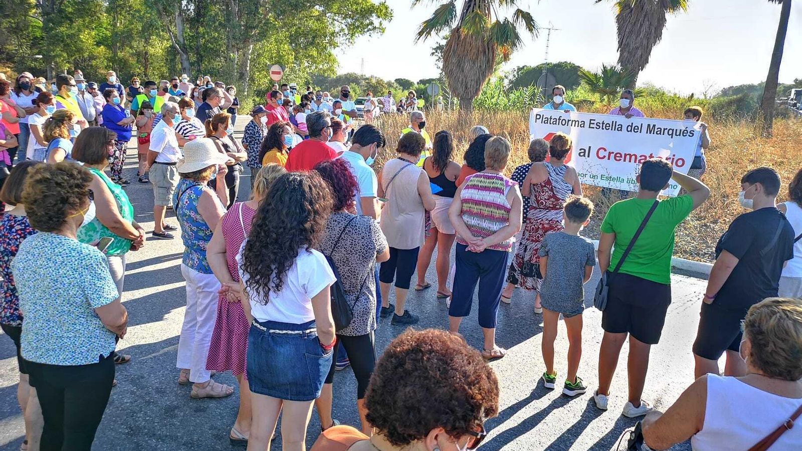 Un momento del manifiesto final leído por el portavoz de la plataforma, Miguel Padilla.
