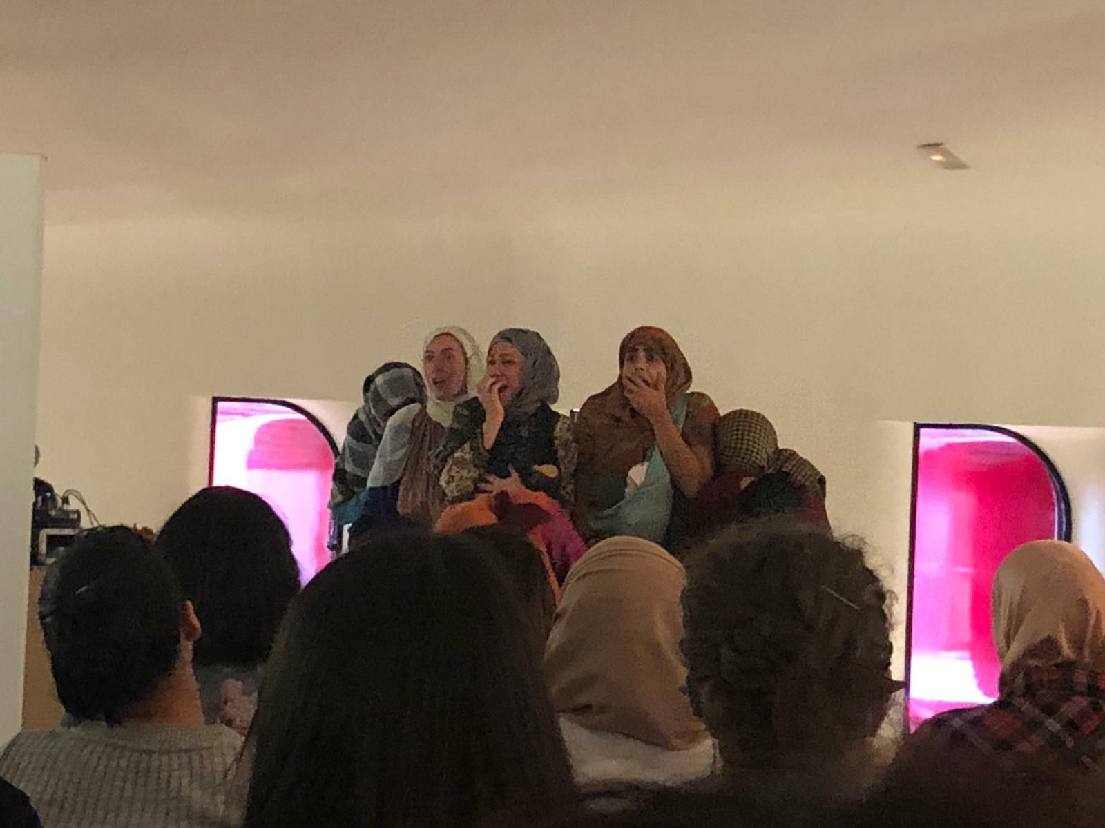Performance sobre las trabajadoras marroquíes.