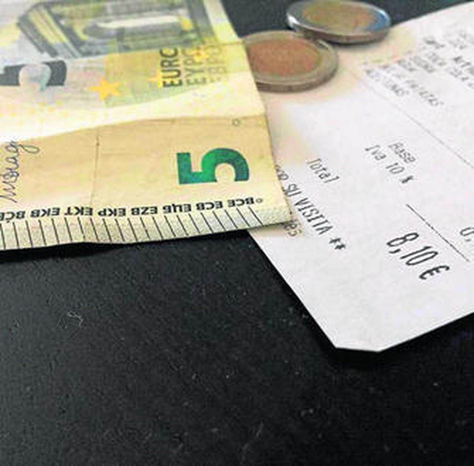 Cuando se viaja a otro país es recomendable consultar qué hacer con las propinas.