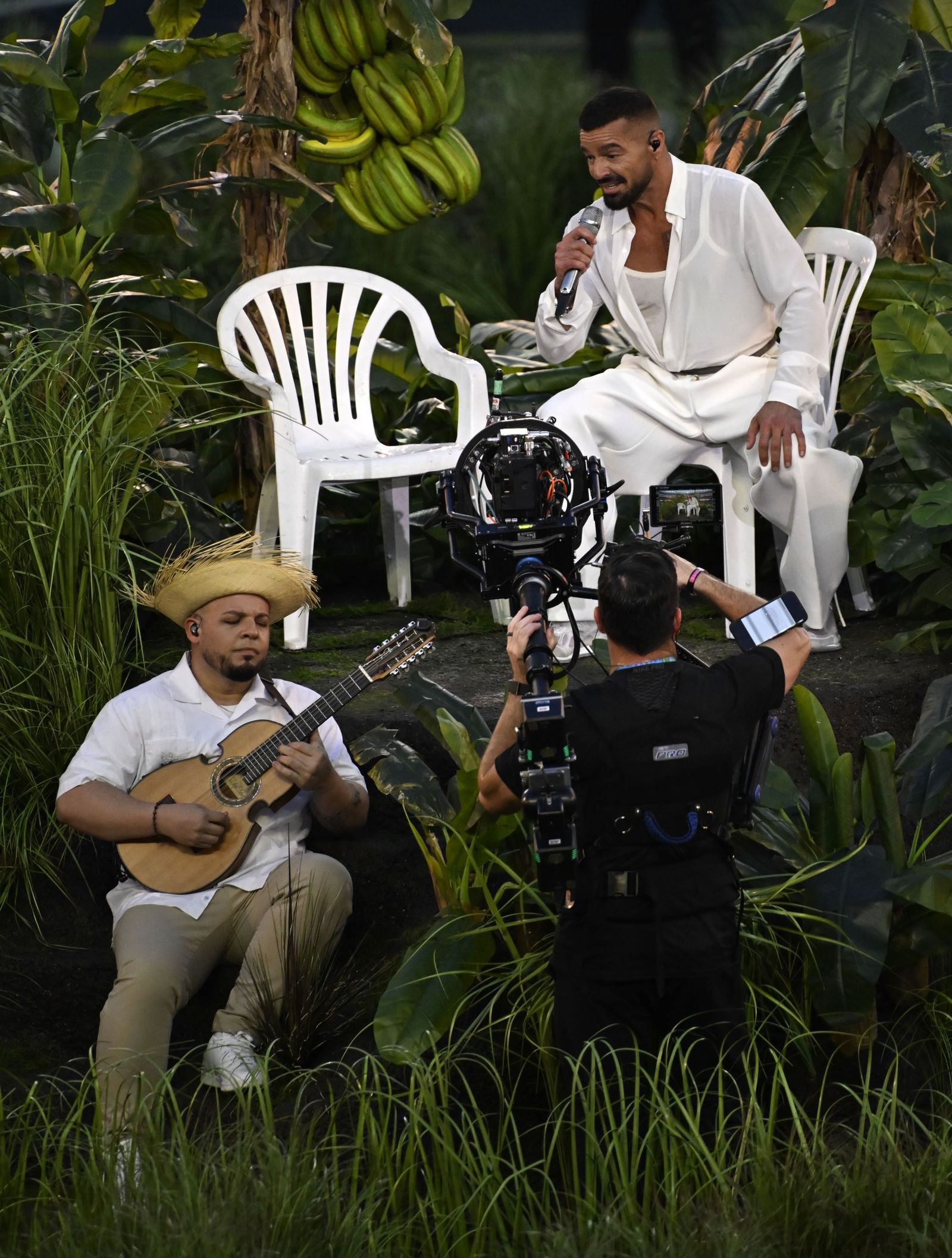 Las mejores fotos de la Super Bowl con la actuación de Bad Bunny