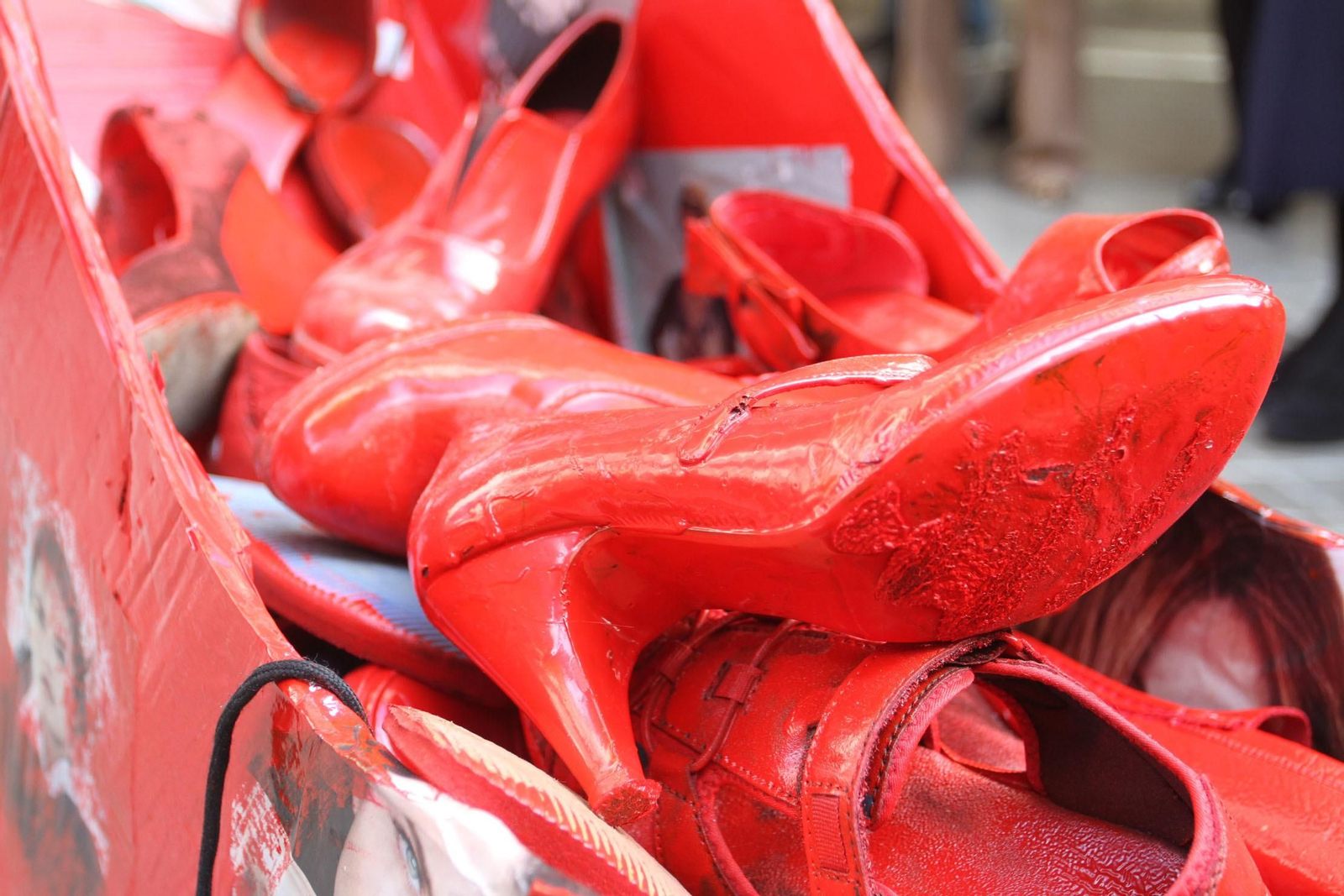 Lectura de manifiesto de violencia contra la mujer