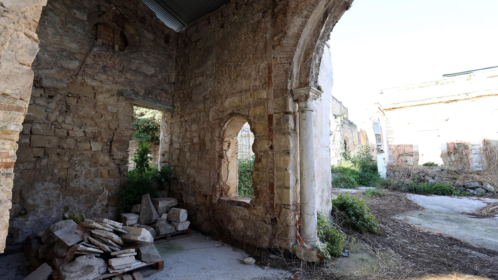 Primer día de la rehabilitación del Palacio Riquelme de Jerez