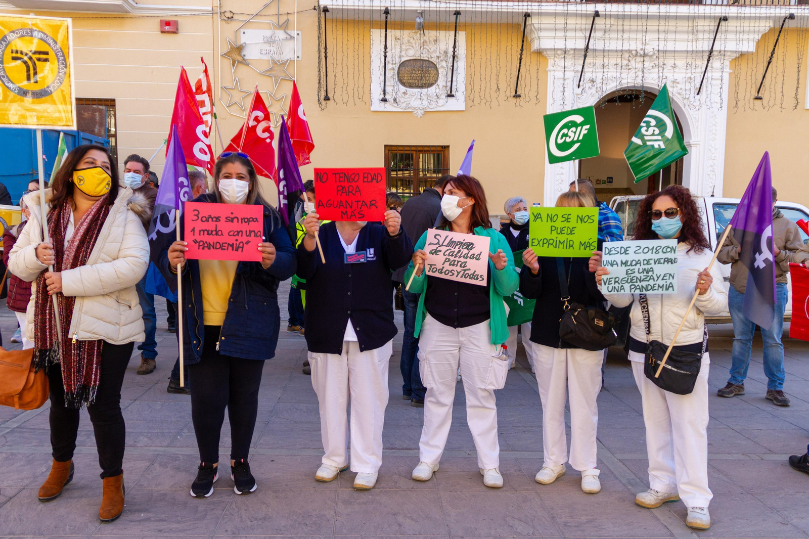 Las trabajadoras del servicio de limpieza de Motril reclaman un aumento de la plantilla