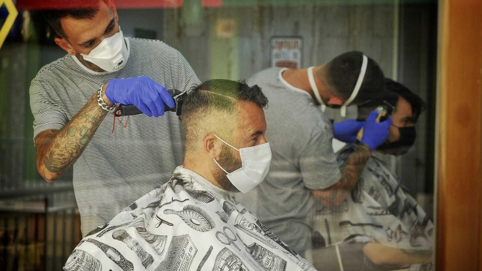 Barber Shop Paco Herrera, en La Laguna, a tope en este inicio de la Fase 0 Barber Shop Paco Herrera, en La Laguna, a tope en este inicio de la Fase 0