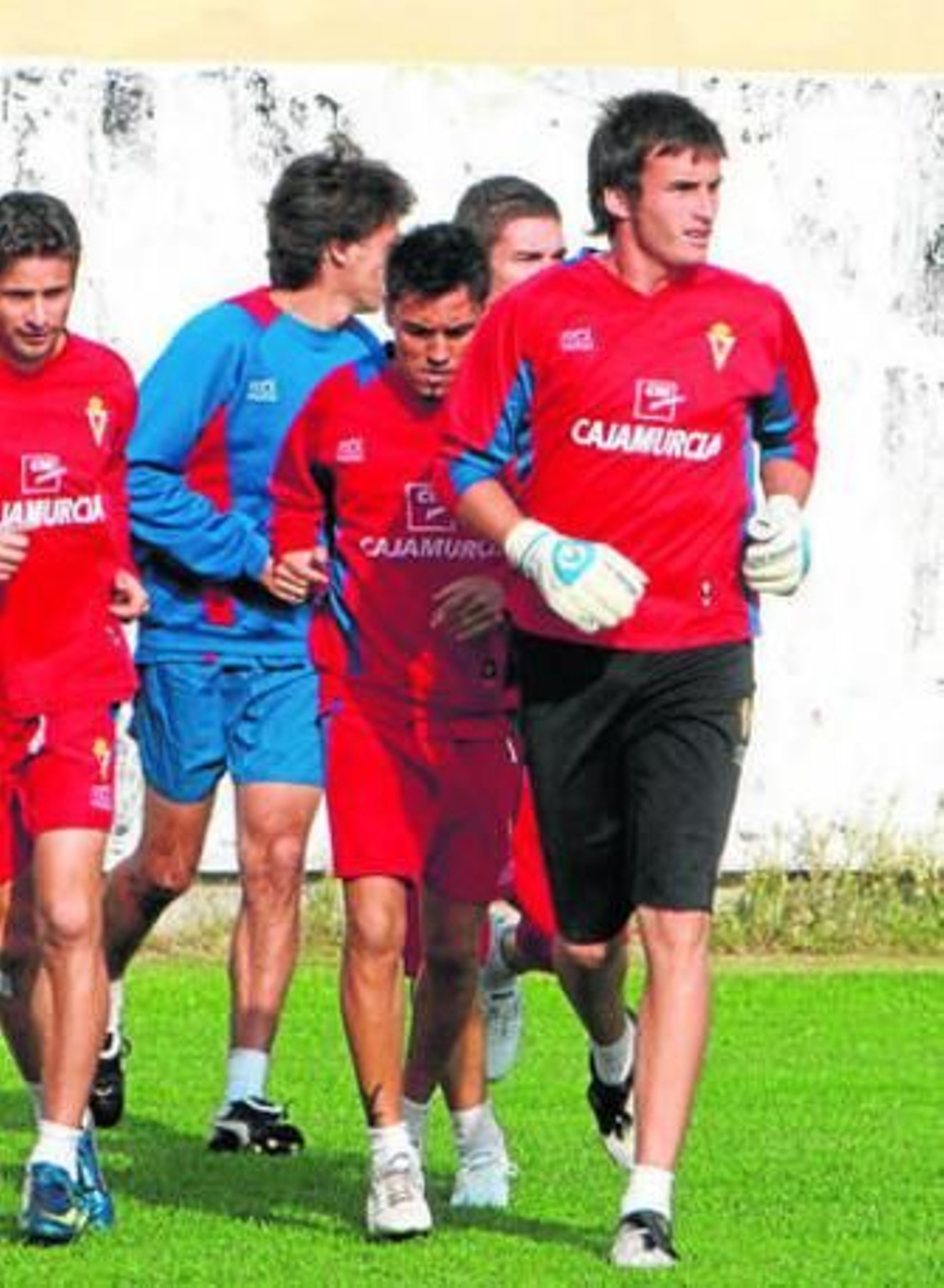 Álvaro Campos, con los guantes durante un entrenamiento.