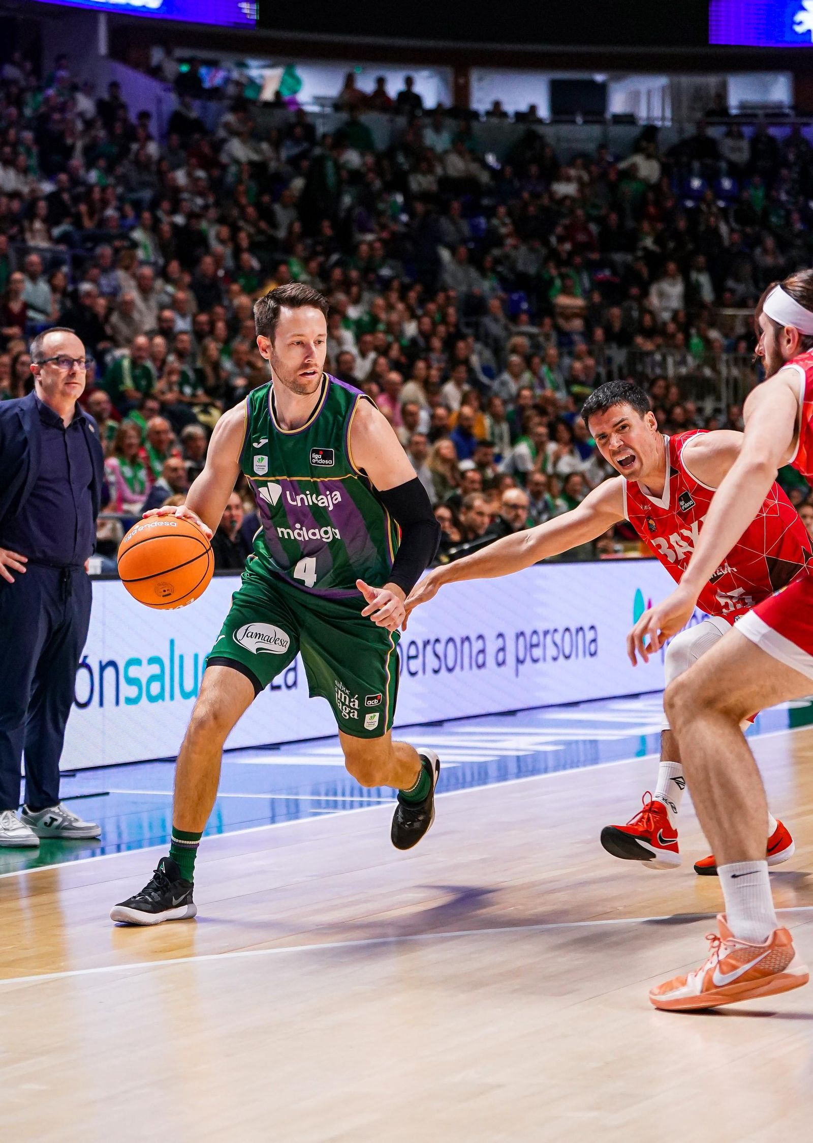 El Unicaja-Baxi Manresa, en fotos