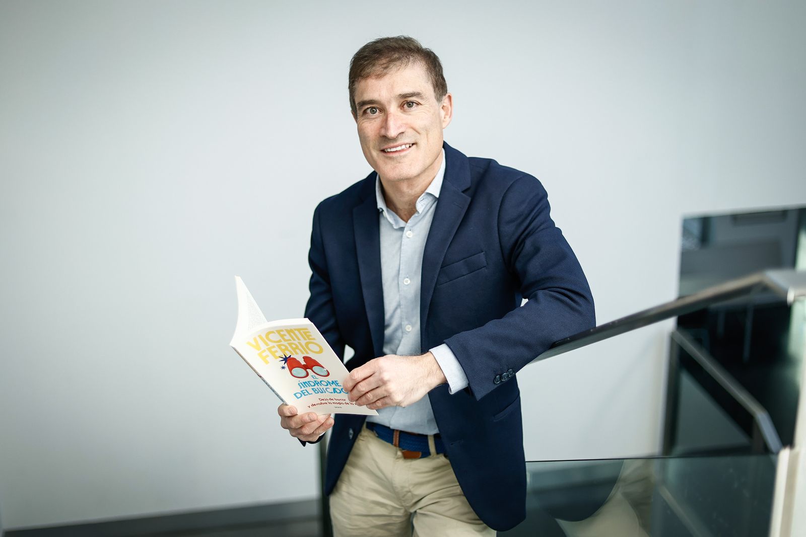 El ingeniero granadino Vicente Ferreiro publica su segundo libro 'El síndrome del buscador'.