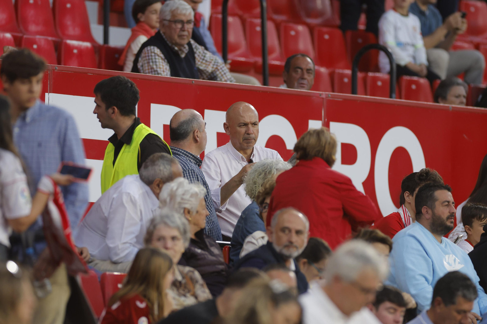 Búscate en las fotos del Sevilla-Celta