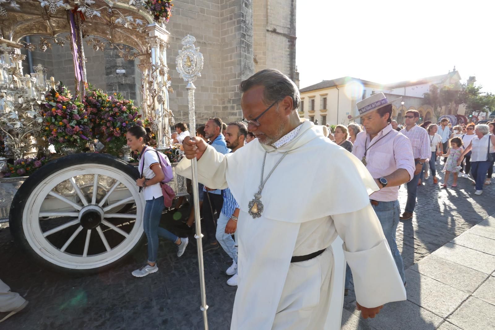La Hermandad del Rocío de Jerez, entrando en la ciudad en su regreso
