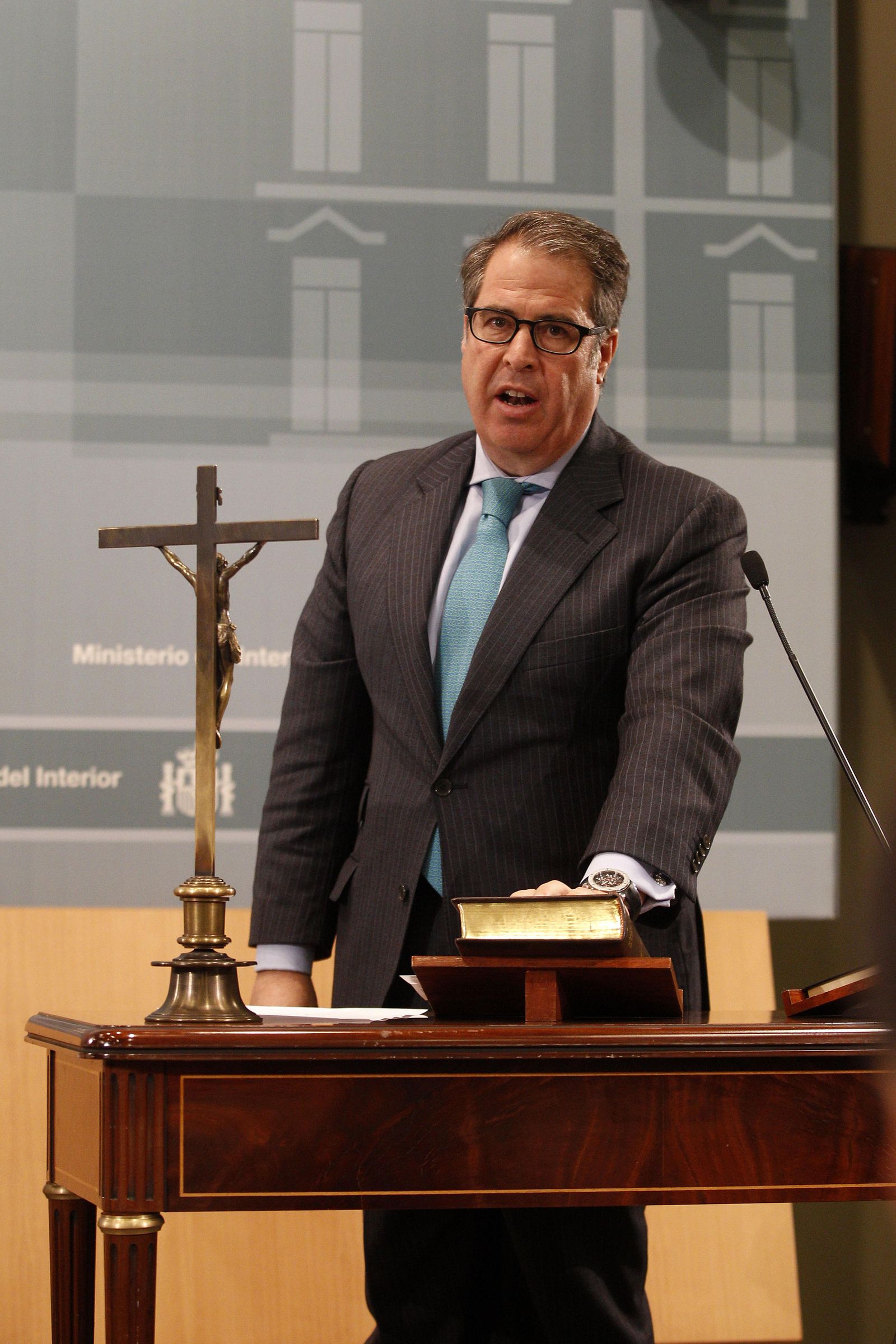 Los miembros del gabinete de Zoido juran sus cargos