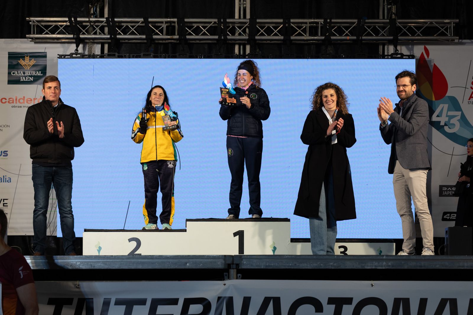 En imágenes: entrega de trofeos de todas las categorías de la Carrera de San Antón 2026