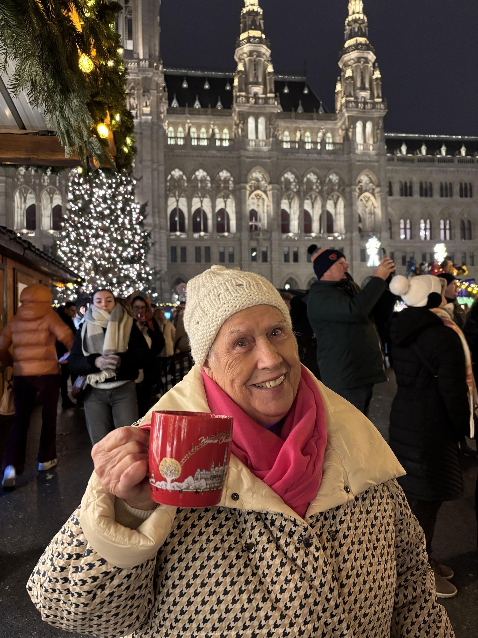 Lucía, la jiennense que ha podido descubrir la magia de Viena en Navidad a sus 85 años.