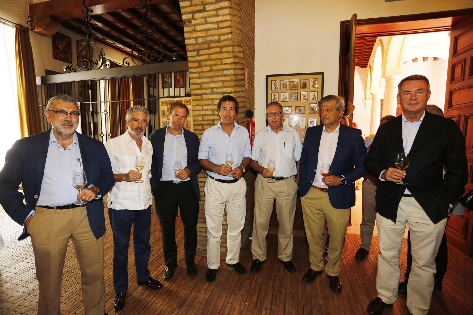 José Manuel Pinedo (González Byass), Jaime Marín (Grupo Caballero) Salvador Guimerá (González Byass), Rafael Medina (Williams & Humbert), Manuel José Valcárcel (Fundador), Jesús Medina (Williams & Humbert) y Jan Petersen (Rey Fernando de Castilla).