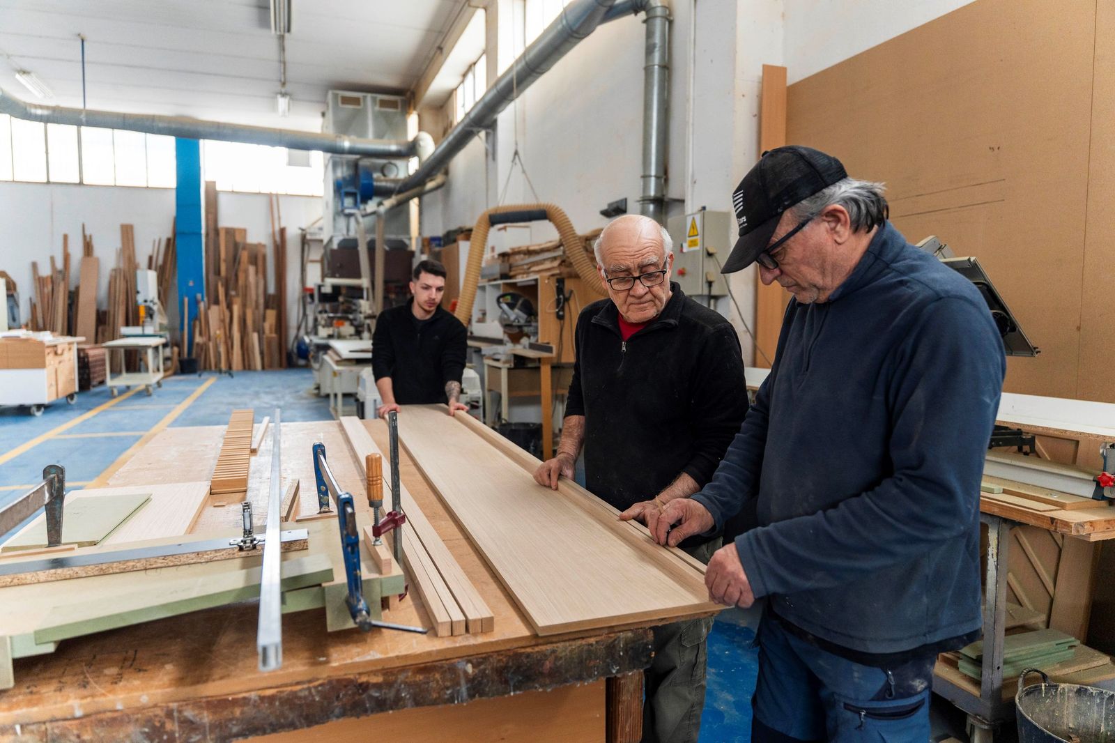 Carpinterías, un negocio tradicional que busca savia nueva, en imágenes