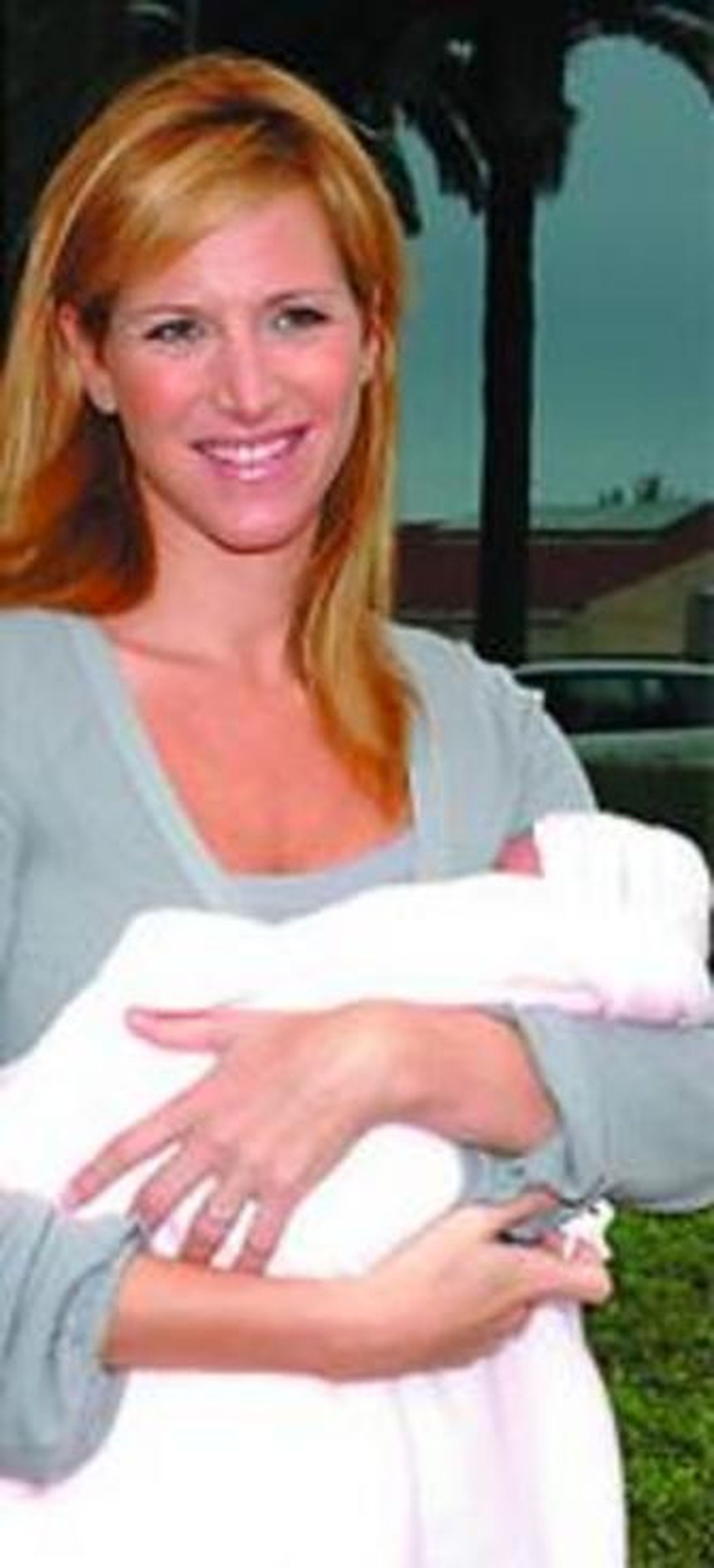 Alejandra Prat, feliz con AdrianaManu Tenorio, emocionadoCuatro 'compis' para el príncipe