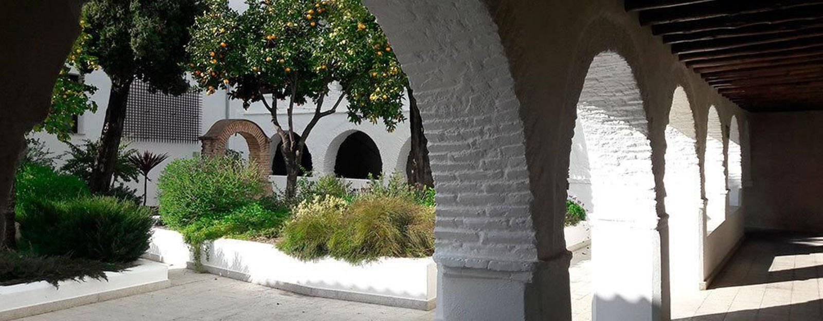 El bello convento de Aracena reconvertido en hotel con spa que puedes encontrar en Huelva