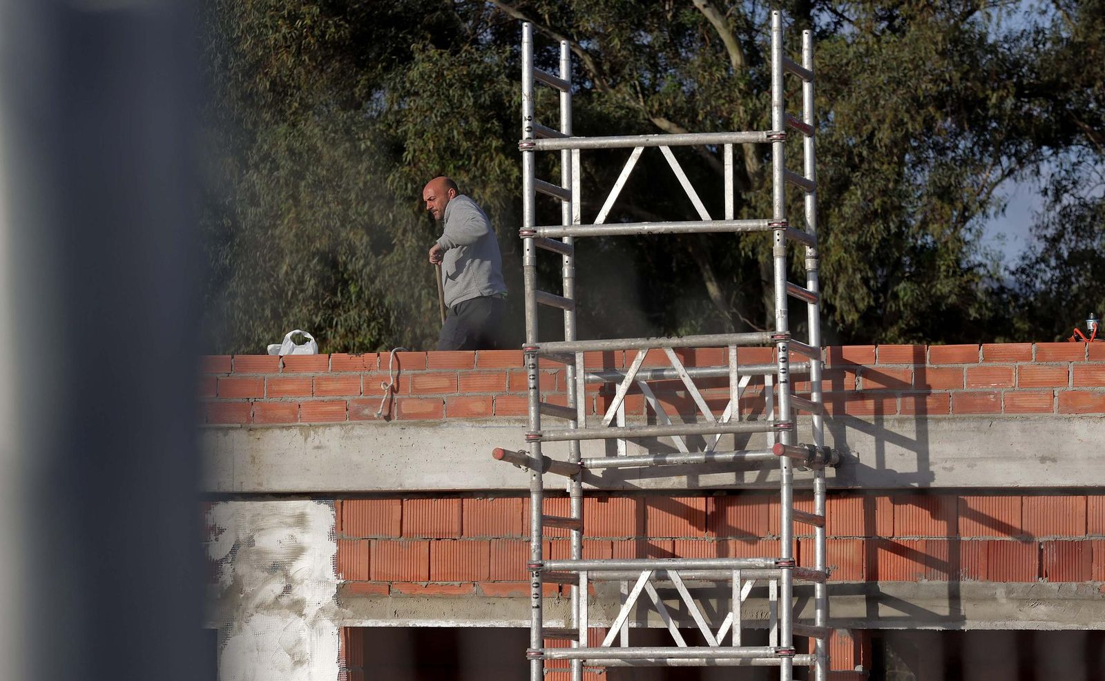 Así van las obras del aparcamiento de La Menacha junto al Nuevo Mirador