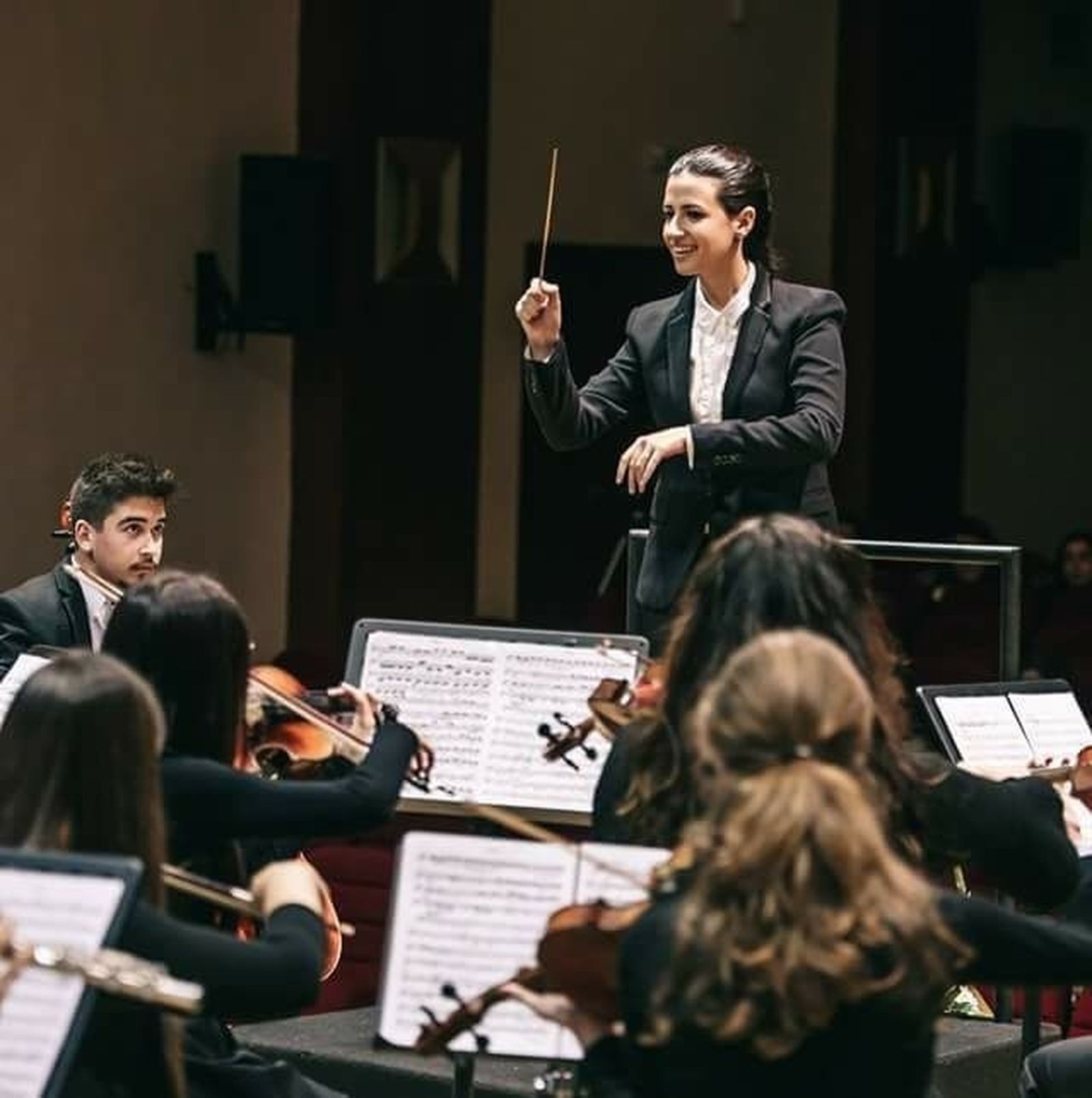 Amadora Mercado durante un concierto.