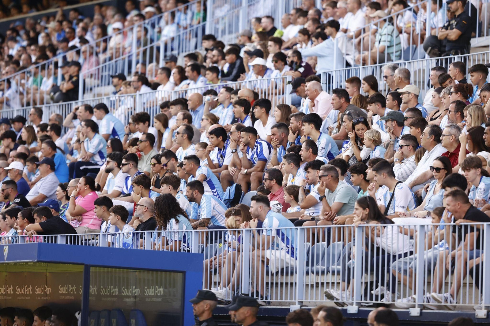 Búscate en las gradas de La Rosaleda durante el Málaga-Andorra