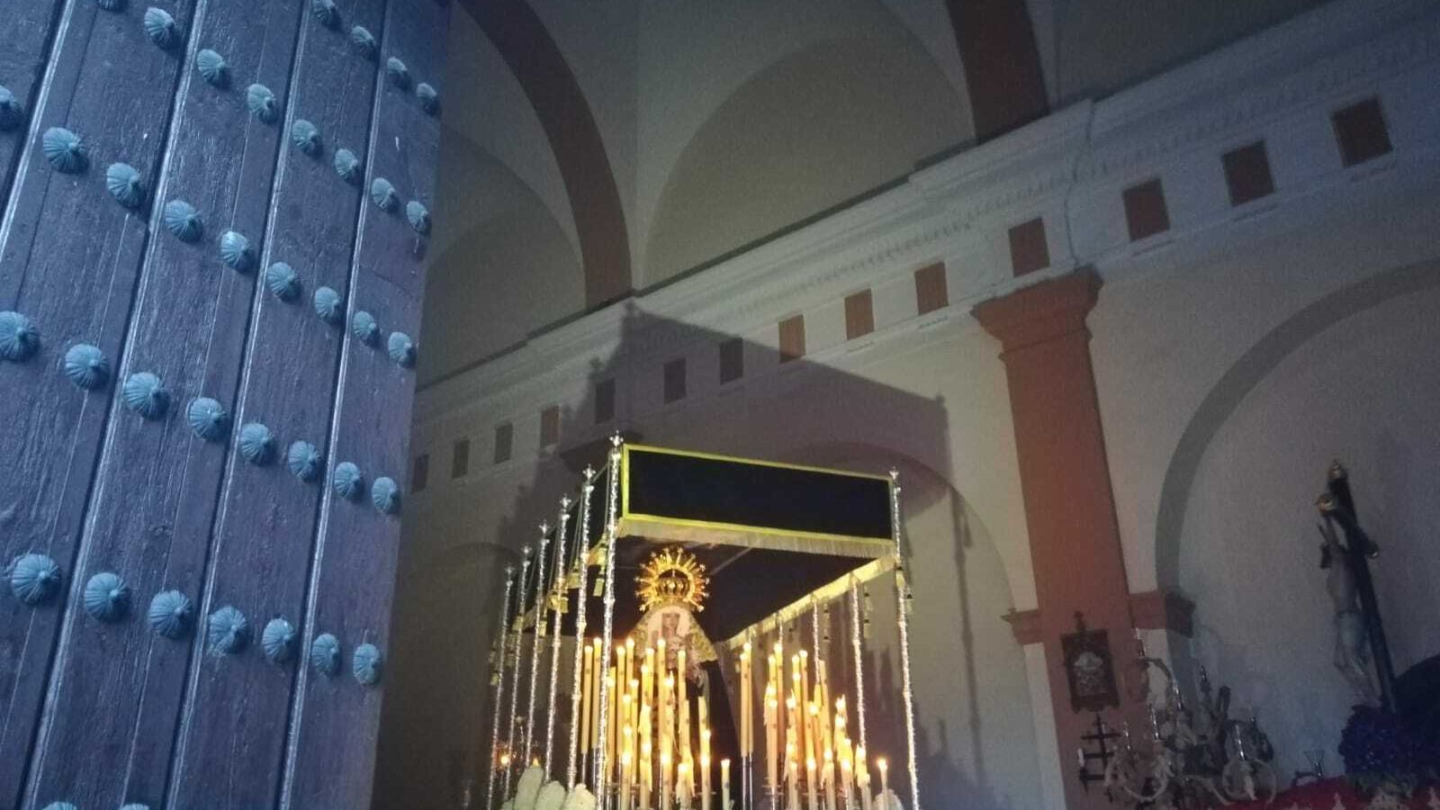 Salida de la Virgen de los Dolores