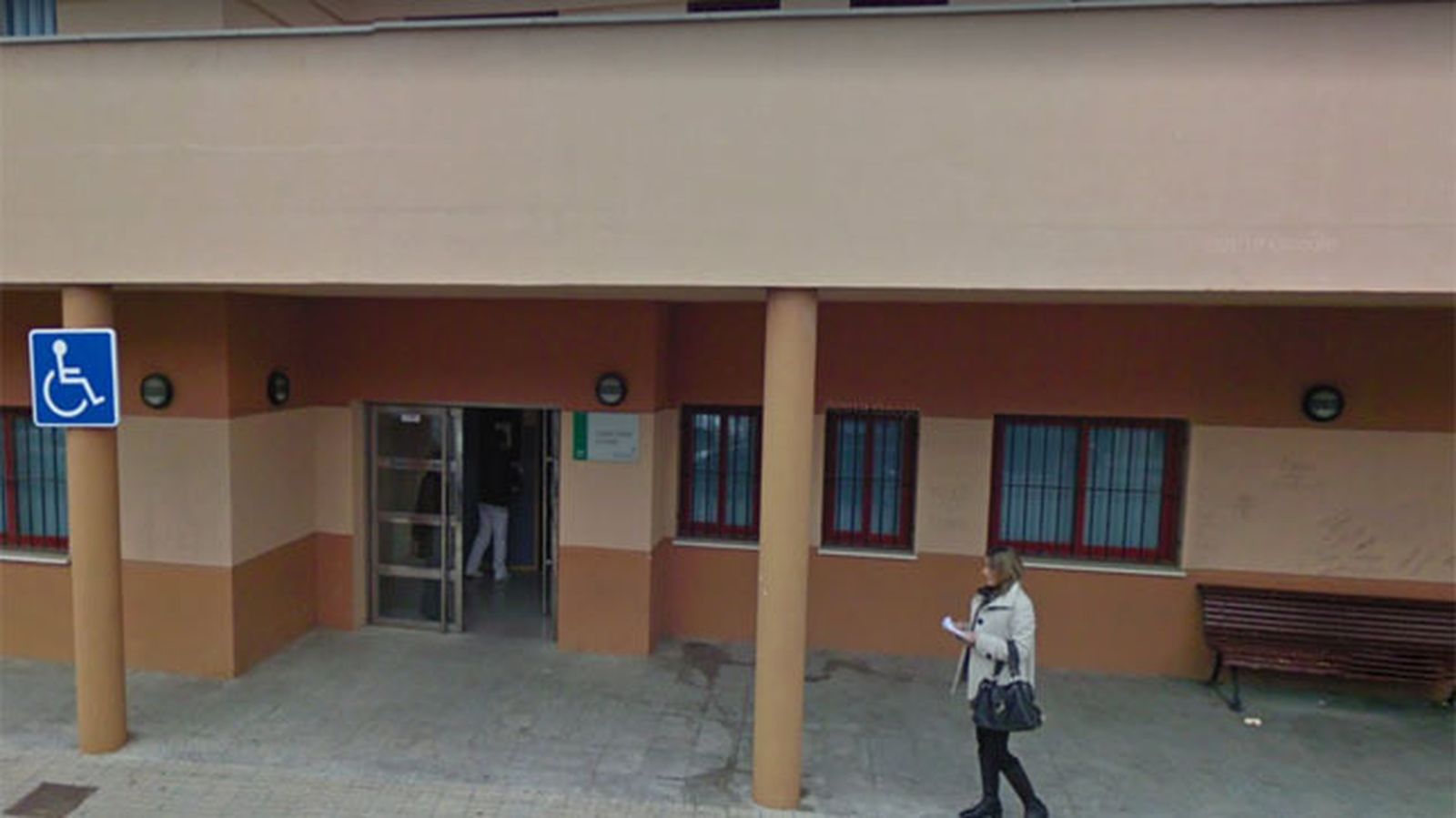 Fachada del centro de Salud de Levante, en La Línea