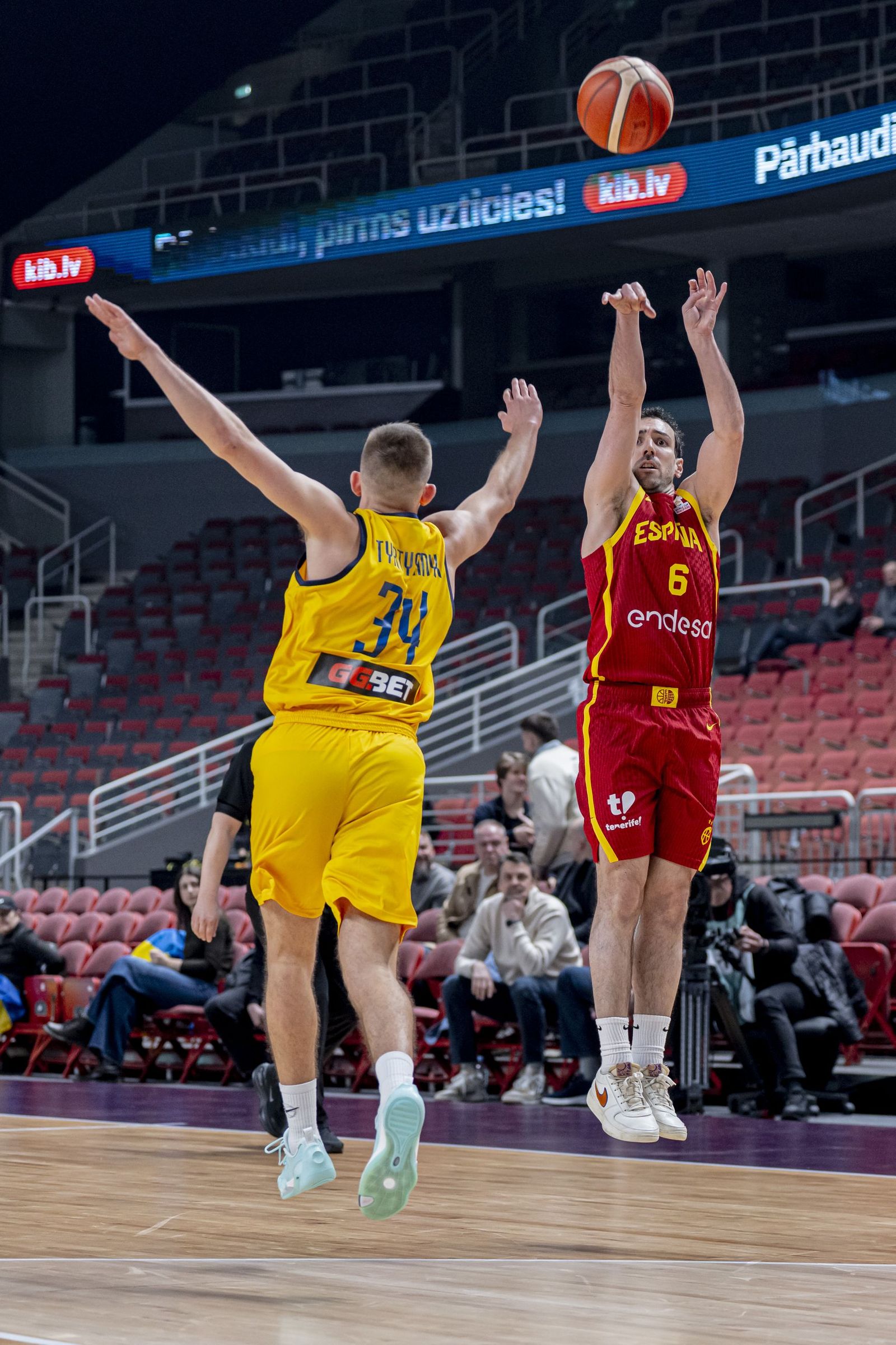 Las mejores fotos del Ucrania-España de baloncesto