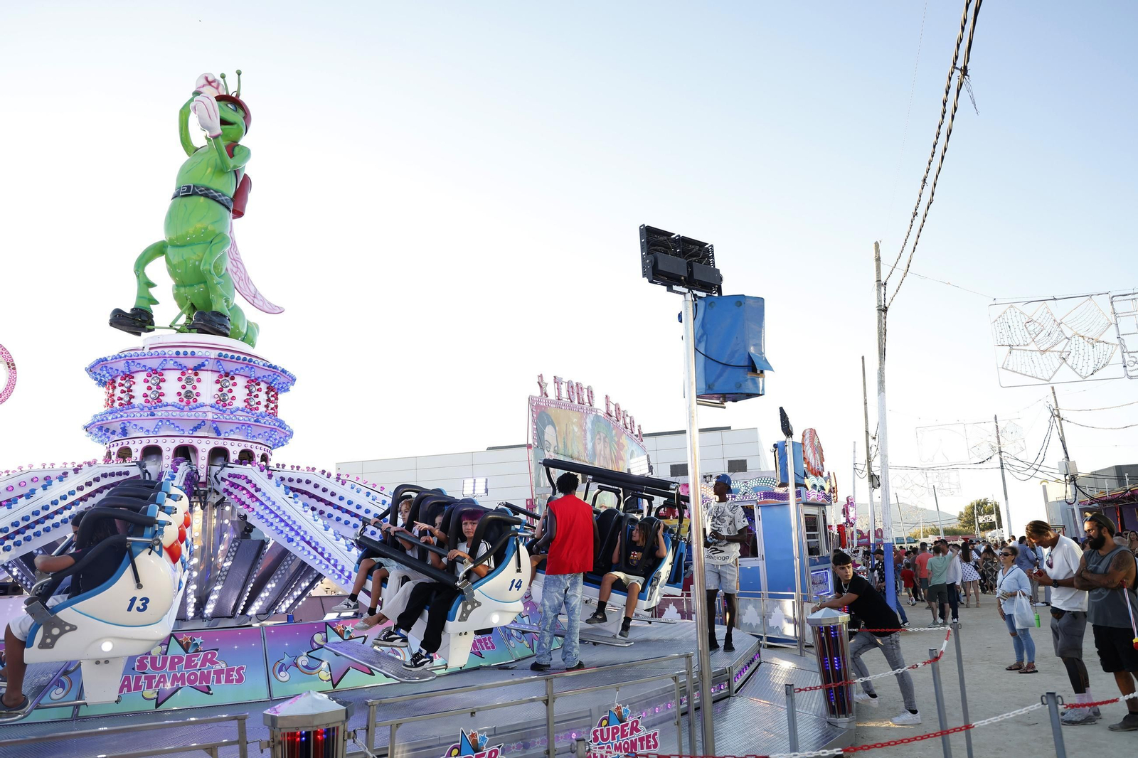 Búscate en las fotos del jueves en la Feria de Tarifa 2025