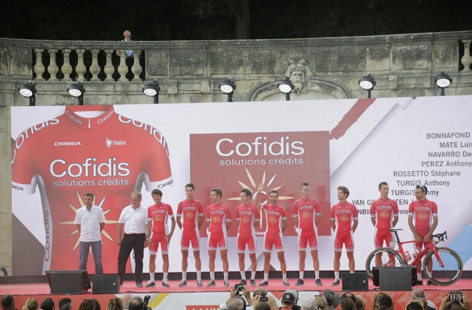 Luis Ángel Maté, en la presentación junto a su equipo.