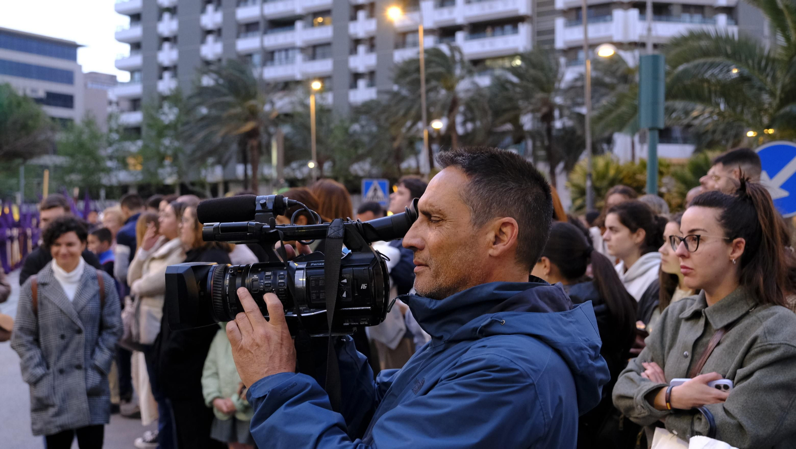Pasión vuelve a su Iglesia de Santa Teresa azotada por la lluvia