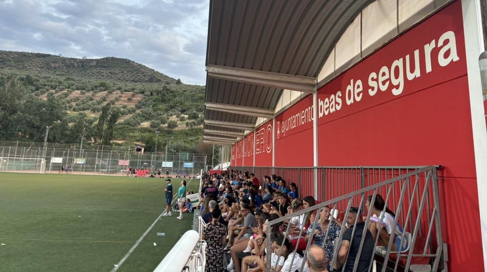 En imágenes: convivencia y cantera en el Torneo Internacional de fútbol base 'Ciudad de Beas'