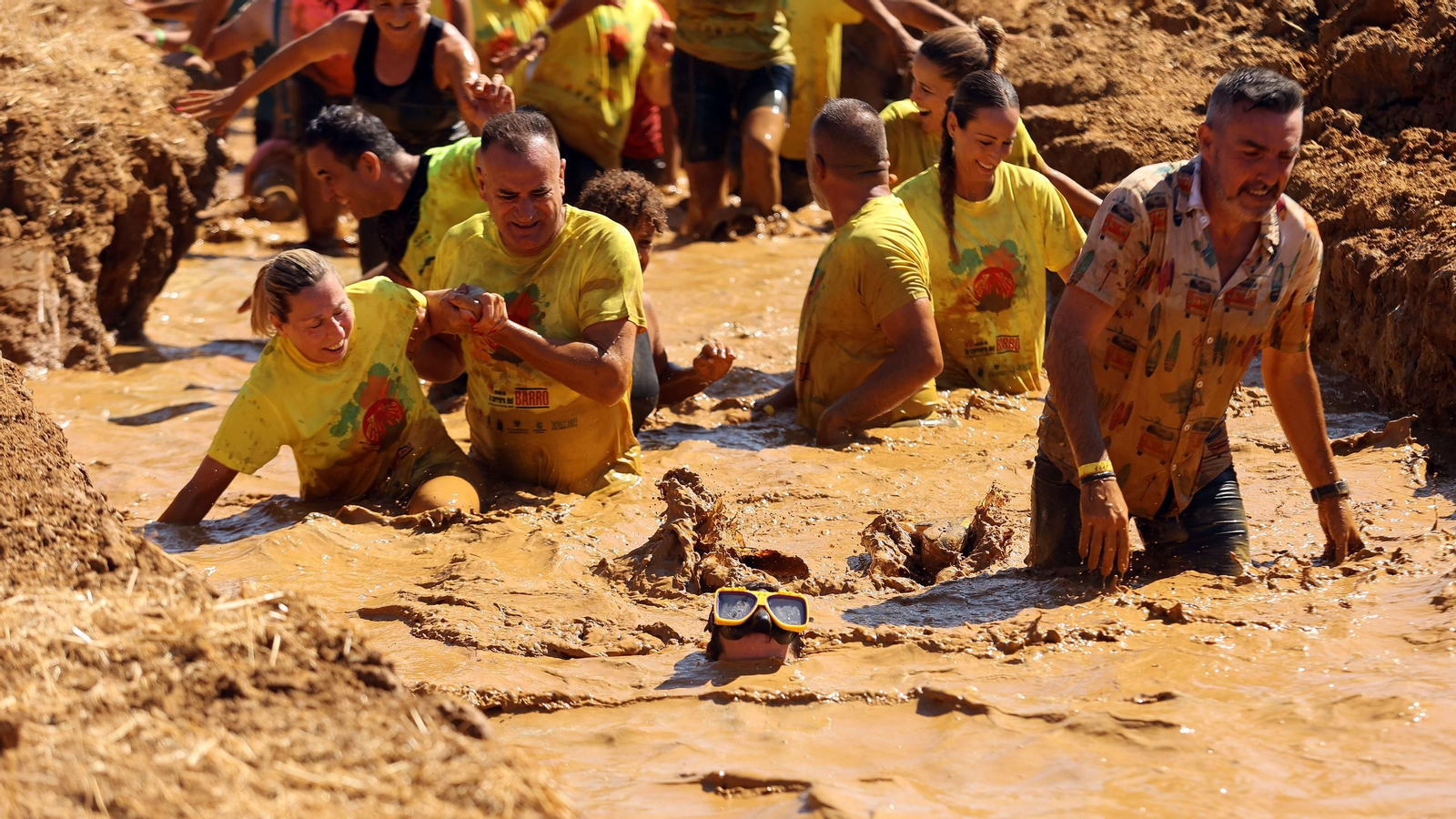Búscate en la VII Carrera del Barro en La Barca