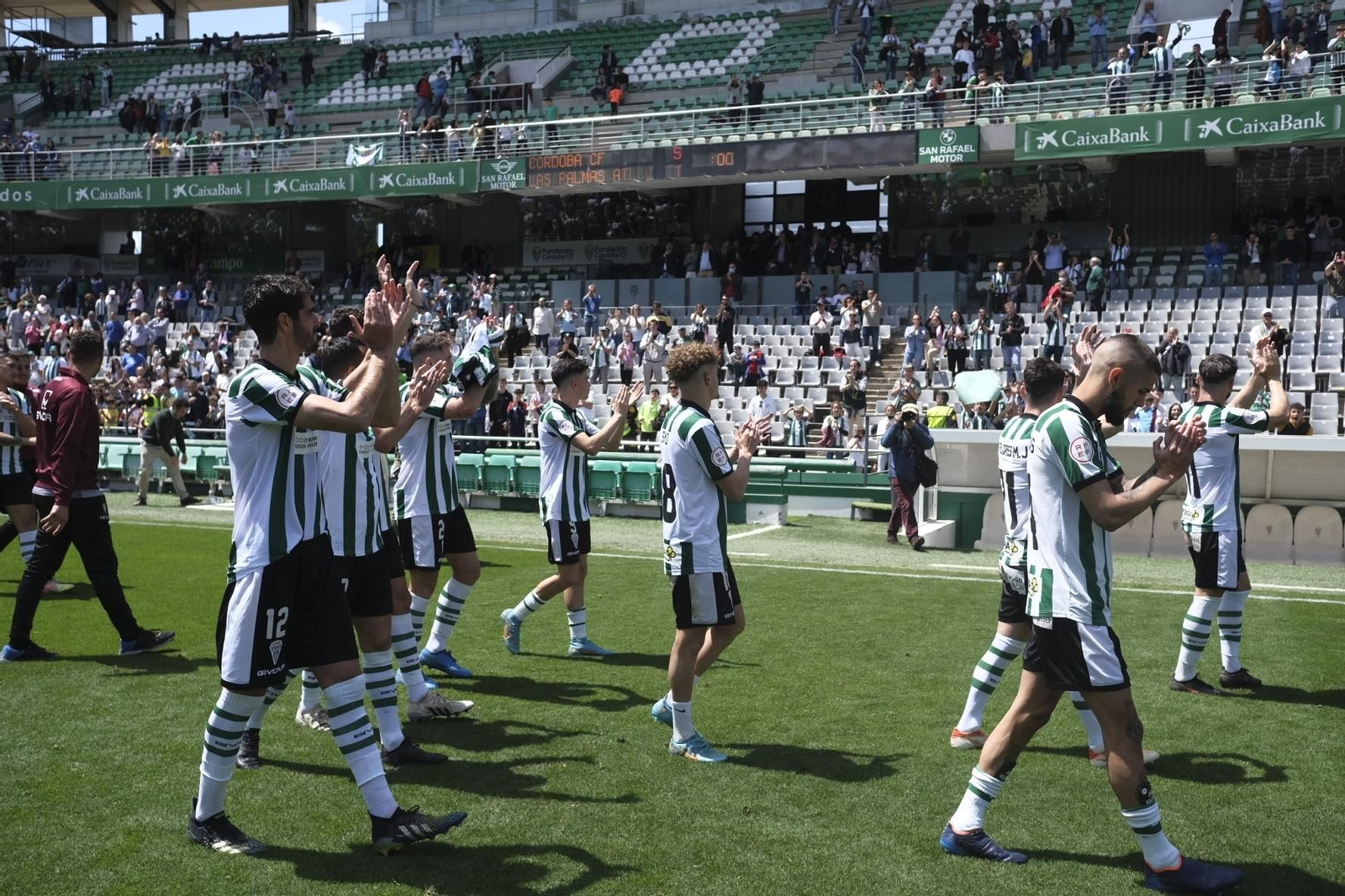 Así ha sido la celebración del Córdoba CF con su afición tras el ascenso a Segunda RFEF