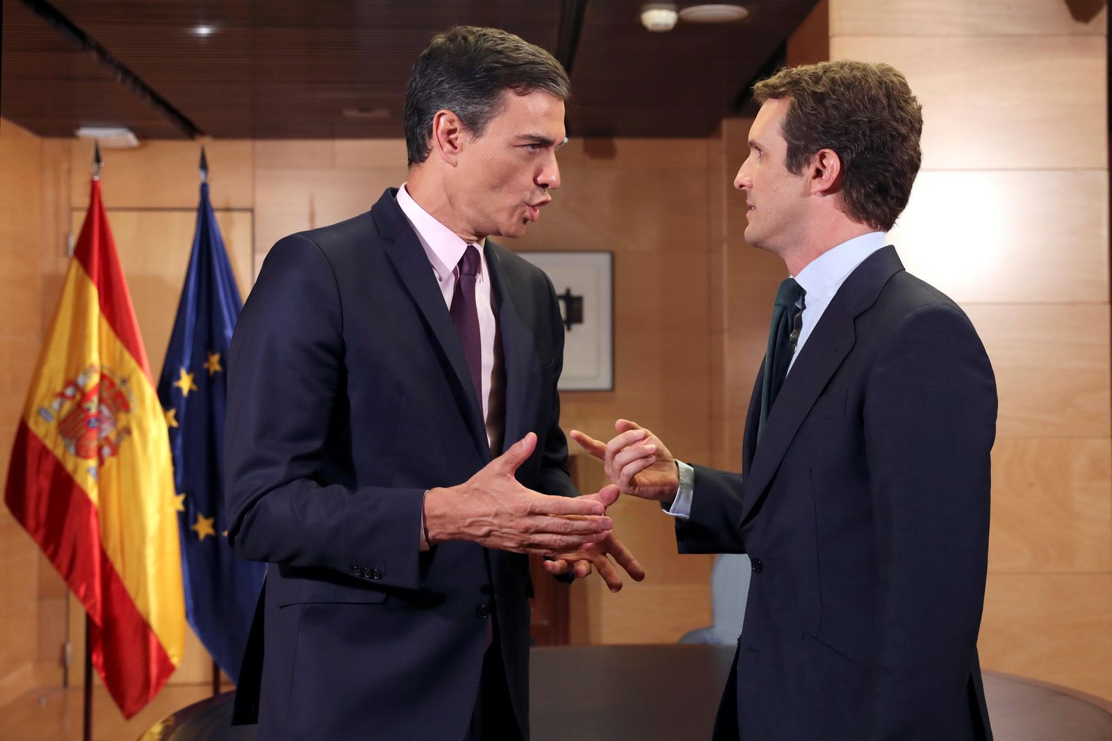 El presidente del Gobierno, Pedro Sánchez, y el líder del PP, Pablo Casado.