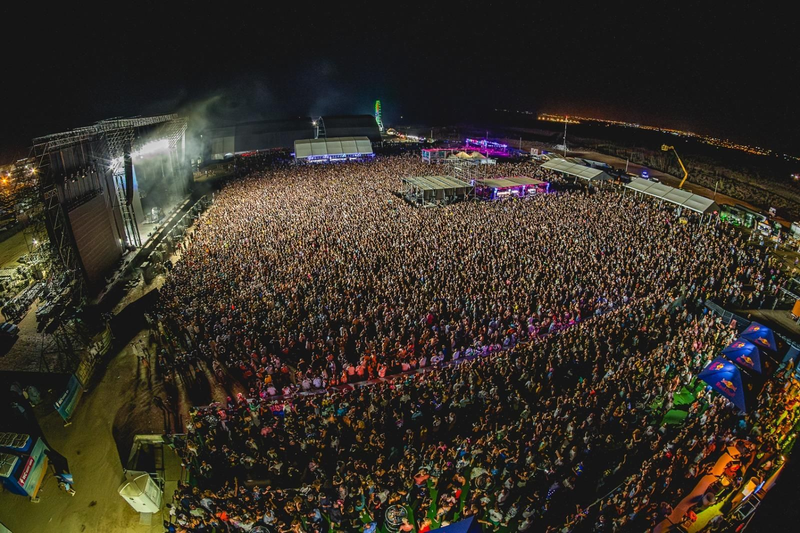 Miles de personas se dieron cita en la actuación de David Guetta, Miles de personas se dieron cita en la actuación de David Guetta,