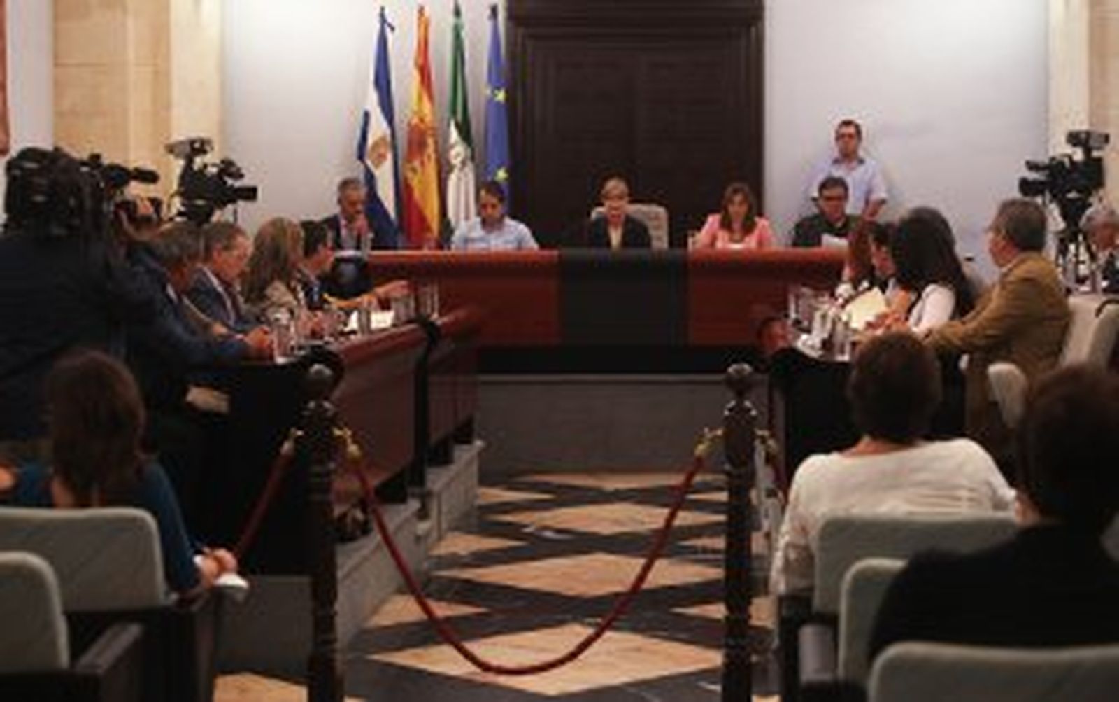Gobierno y oposición abren una nueva etapa de acuerdos para "trabajar por Jerez"