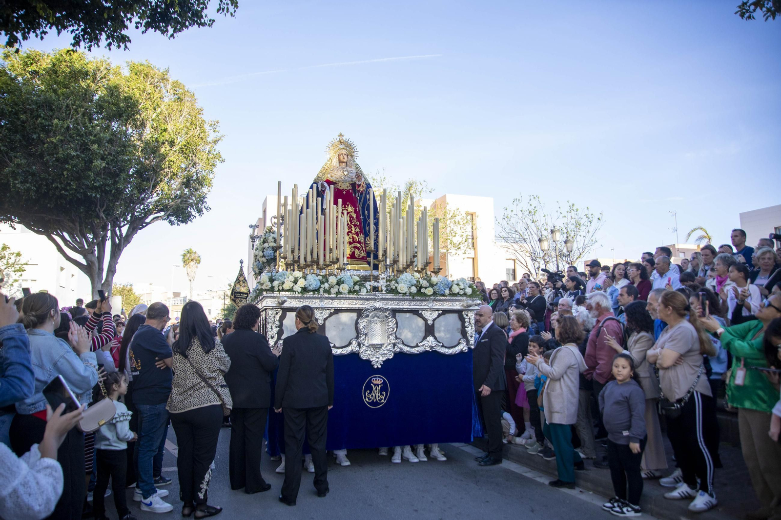 Encuentro en la Semana Santa de Almería 2025