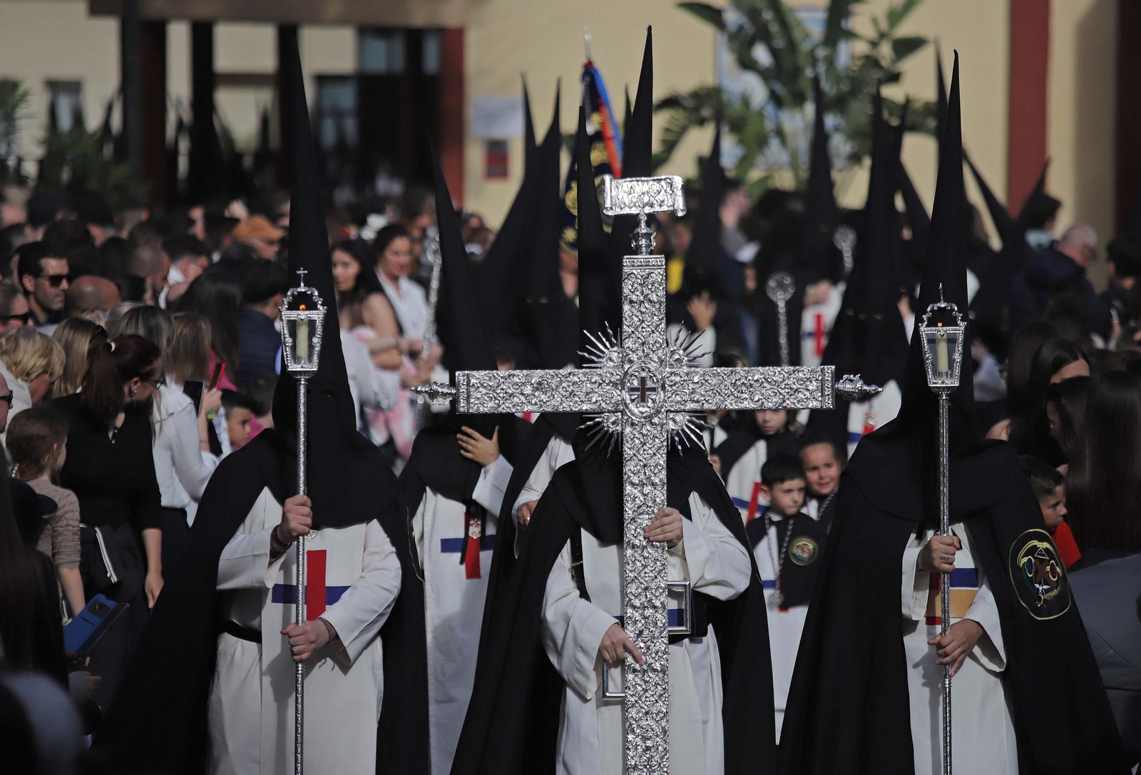 Fotos del Jueves Santo en Algeciras: Tres Caídas y Nazareno