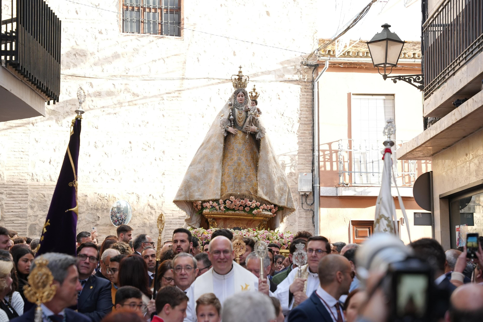 El traslado de la Virgen de Araceli en Lucena, en imágenes