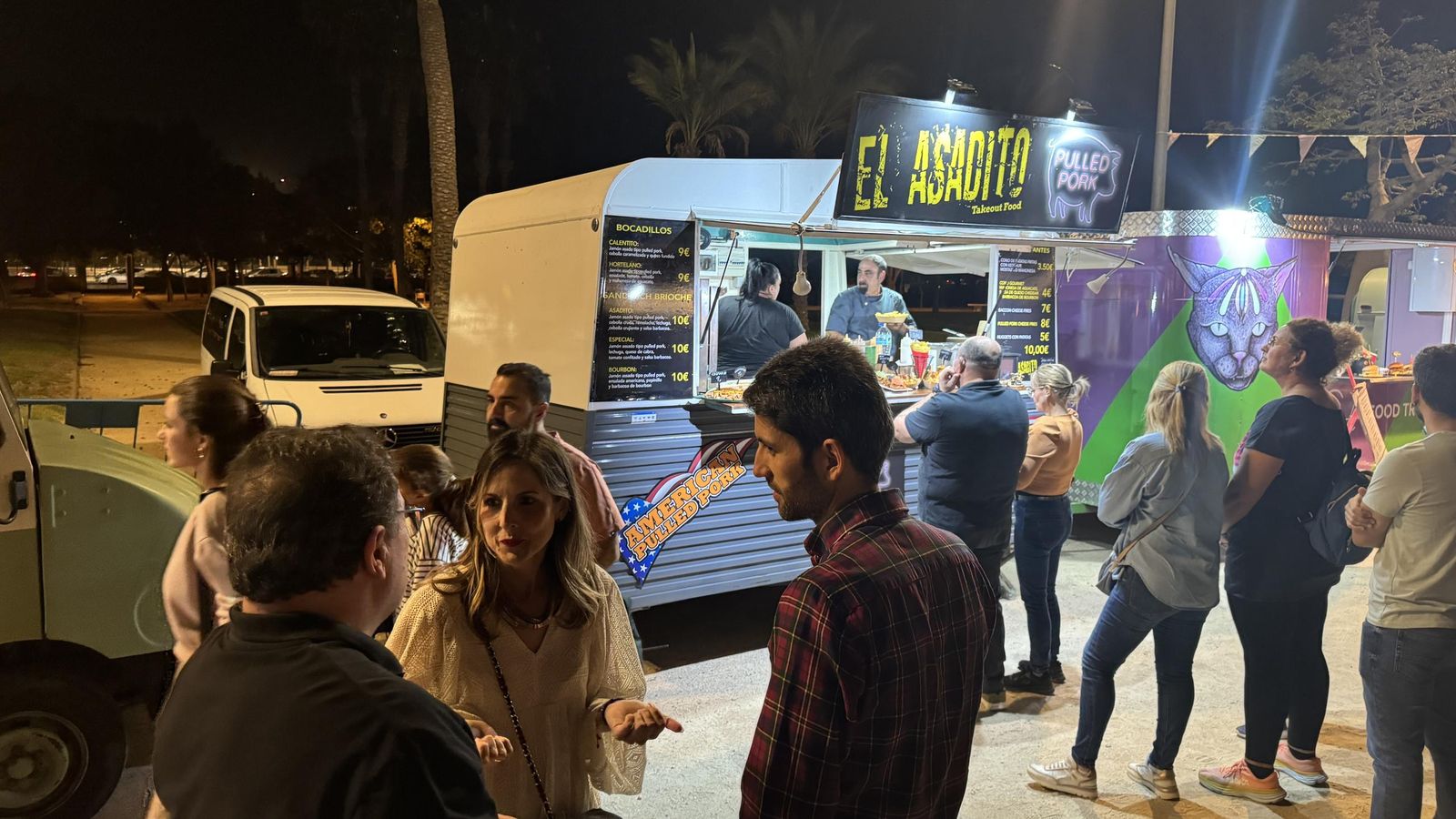 Jornada inaugural del II Festival de 'food trucks' de El Ejido.