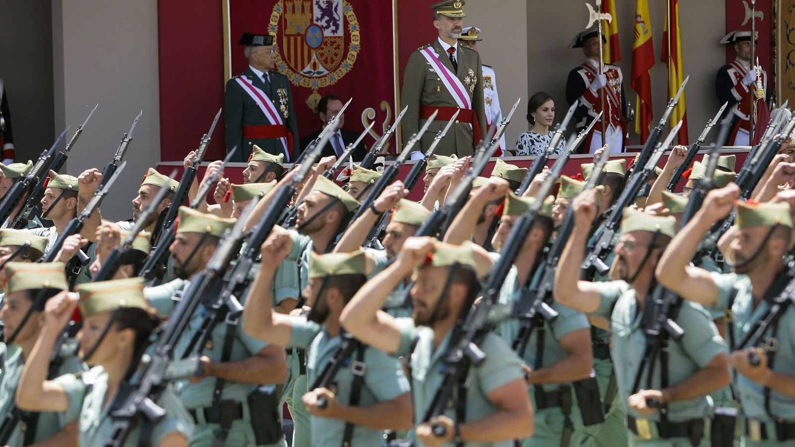 El rey Felipe VI preside el paso de la Legión en Guadalajara, en 2017.