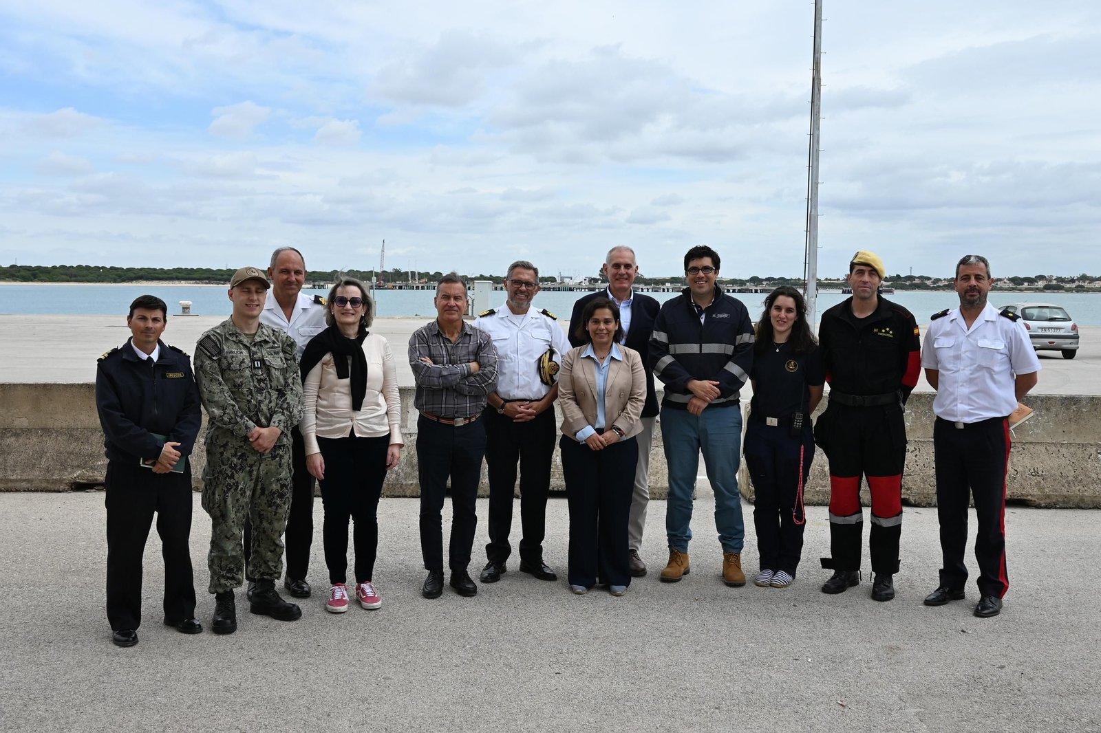 Las imágenes del simulacro de vertido en la Base de Rota