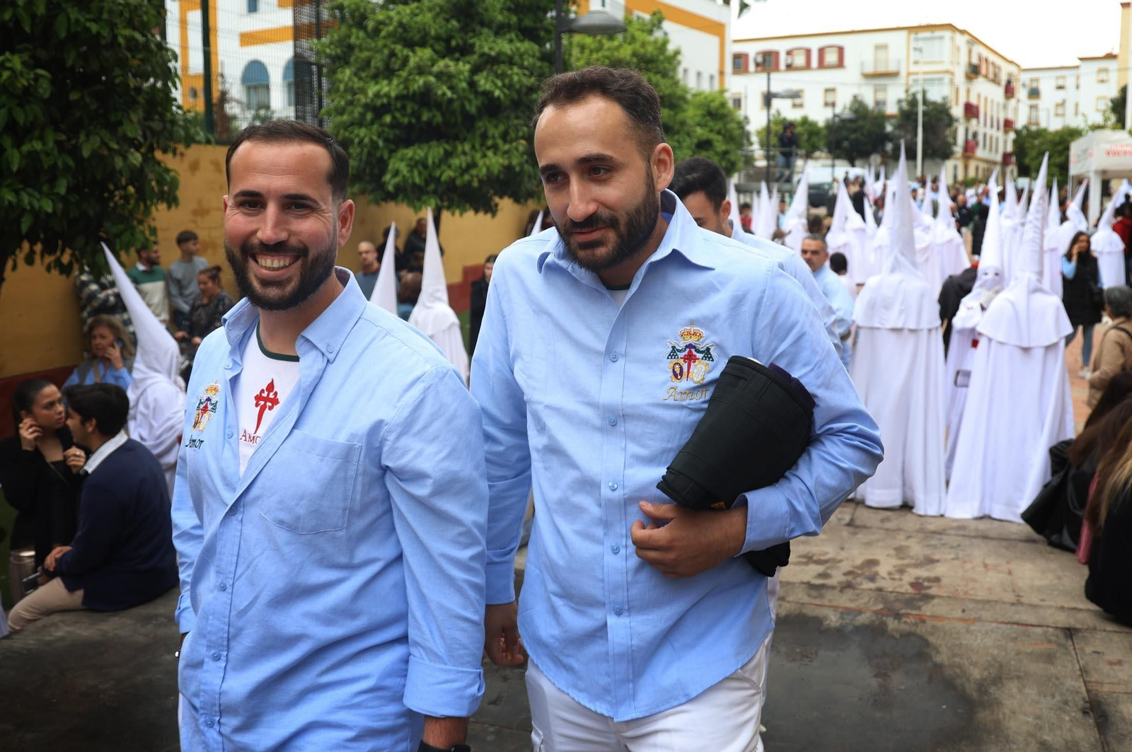 Las mejores imágenes del Lunes Santo en Huelva: Hermandad de las Tres Caídas